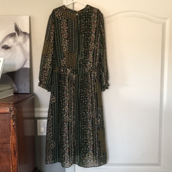 •Forever 21 Floral 3/4 Sleeve Dress• - Picture 3 of 7